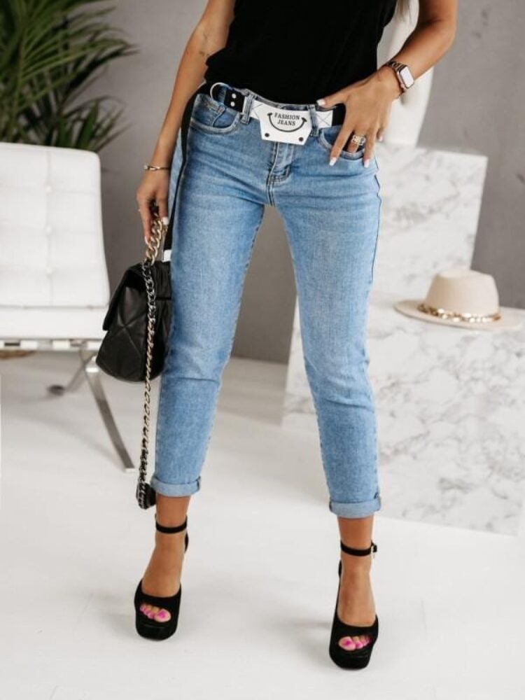 Klasyczne jeansy Mom Fit