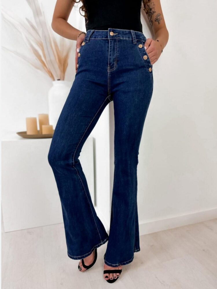 Bell-bottomed jeans with decorative buttons