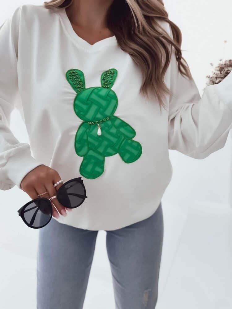 Sweatshirt with decorated rabbit