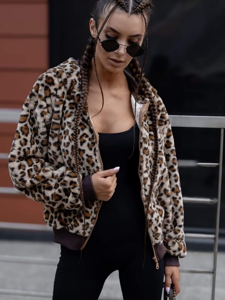 Hooded fur coat in leopard print