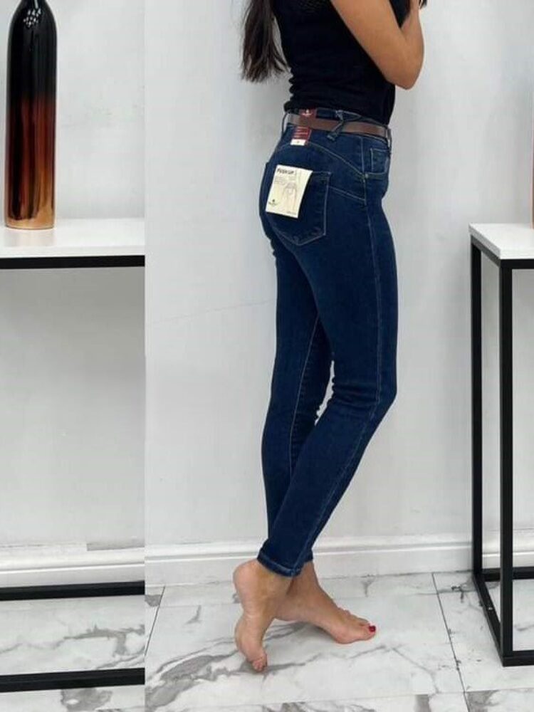 Classic push up jeans with belt