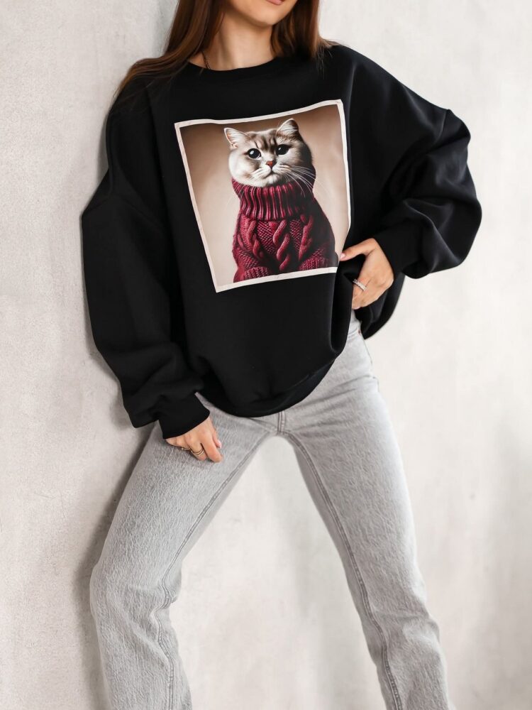 Insulated sweatshirt with kitten