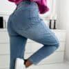 Jeansy Mom Fit zdobione M. Sara - obrazek 2