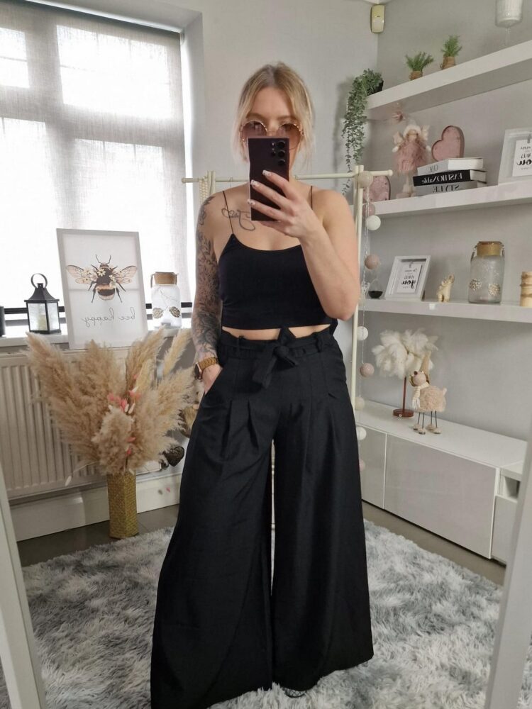 Wide trousers like a skirt