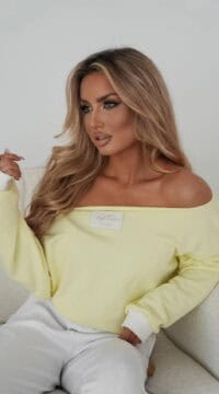 Sweatshirt with a wider neckline