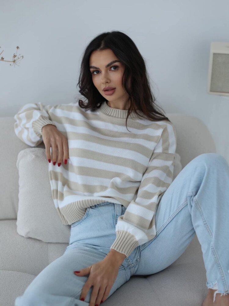 Wiosenny sweter w pasy