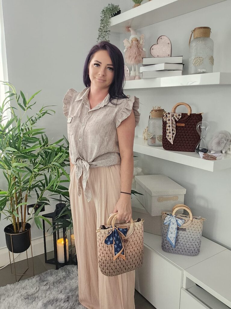Wiązana bluzka z falbankami - Image 6