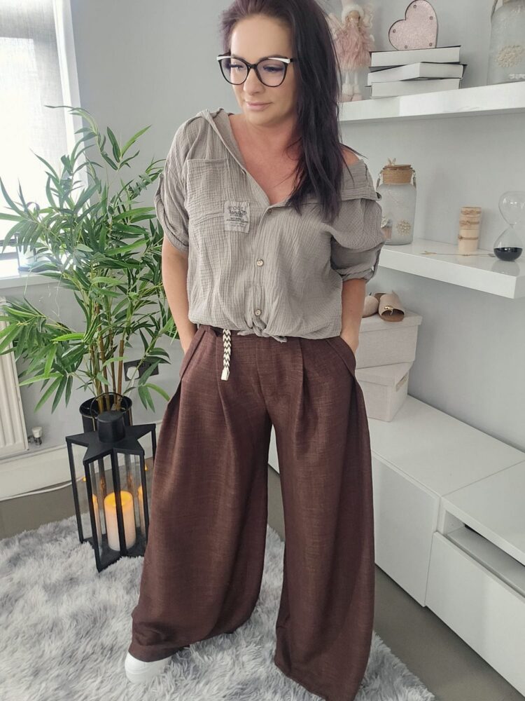 Wide-legged skirt